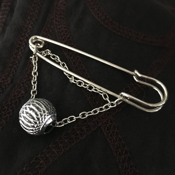 Black Diamond Witchy Shawl + Pin - Picture 11 of 11